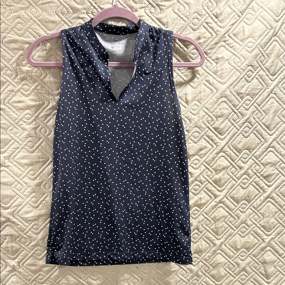 Nike dri fit sleeveless athletic golf shirt with triangle print in navy blue